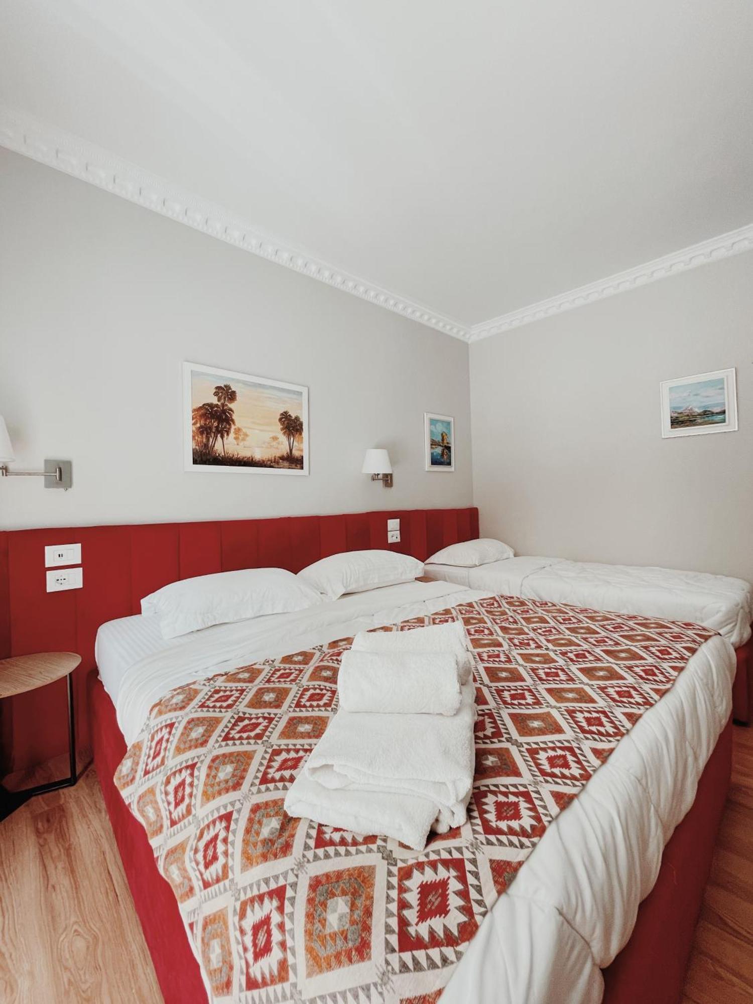 Ruby Palace Vlorë 外观 照片