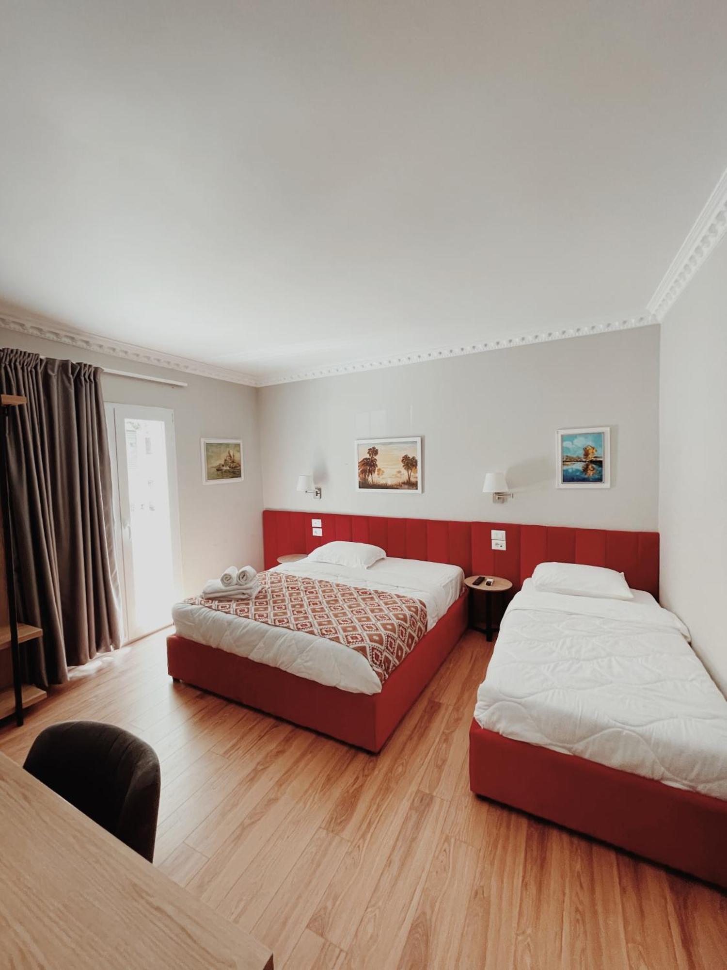 Ruby Palace Vlorë 外观 照片