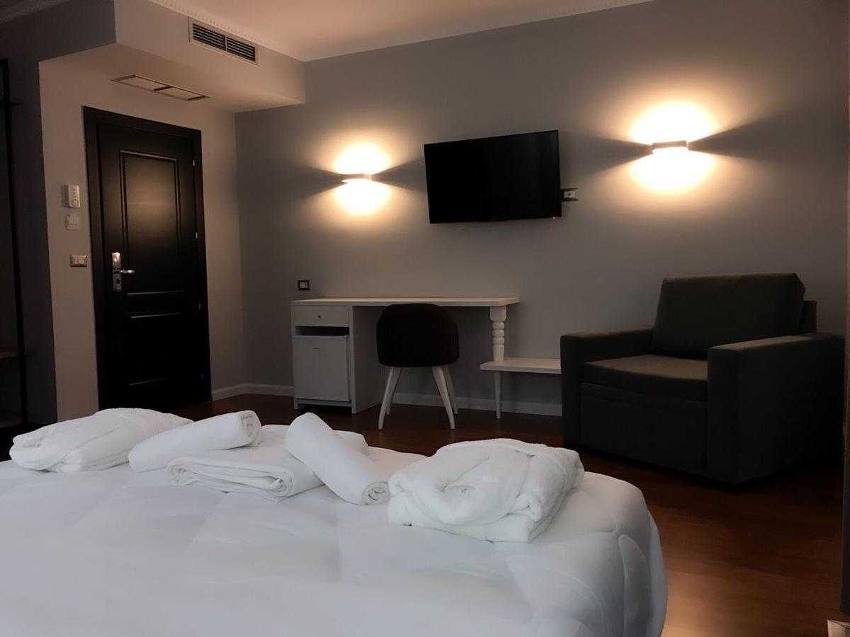 Ruby Palace Vlorë 外观 照片